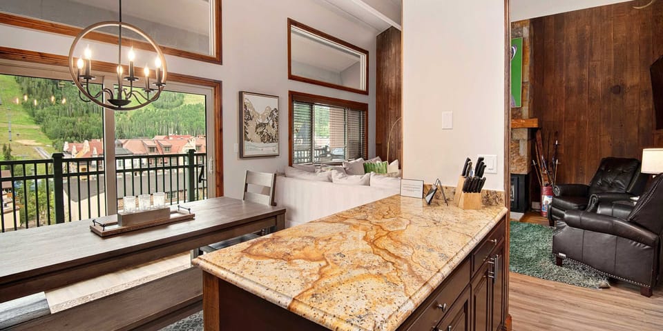 Condo, 3 Bedrooms | Private kitchen | Fridge, microwave, oven, dishwasher