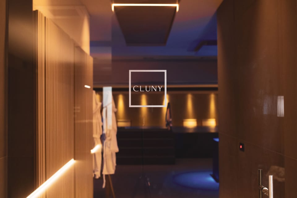 Sauna, hot tub, steam room, Turkish bath, body treatments, hydrotherapy