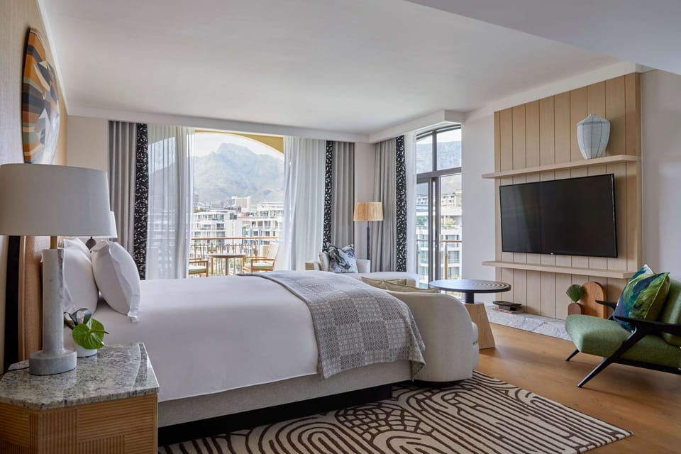 Suite, 1 Bedroom, Marina View | Premium bedding, down comforters, pillowtop beds, free minibar items