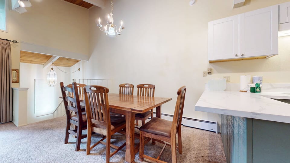 Condo, 4 Bedrooms | Dining