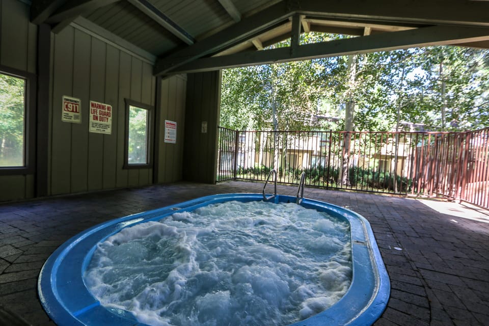 Condo, 4 Bedrooms | Property grounds