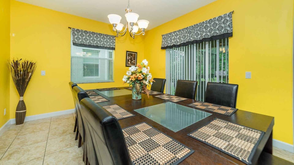 Family Villa, Garden Area | Dining