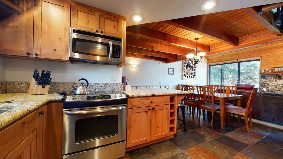 Condo, 2 Bedrooms | Private kitchen | Full-size fridge, microwave, oven, stovetop