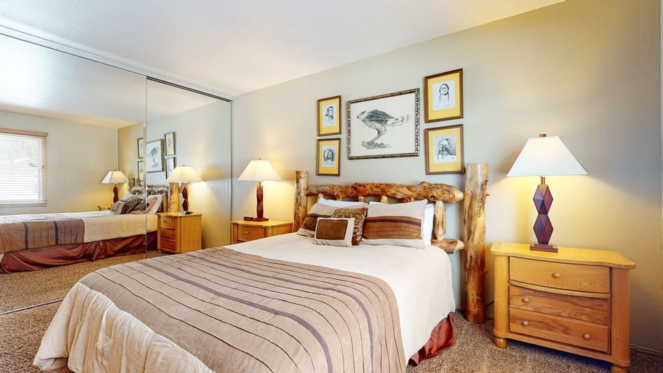 Chateau de Montagne 1 Spacious Townhome with Great Complex Amenities On the Shuttle Route by RedAwning Apartment in Mammoth Lakes