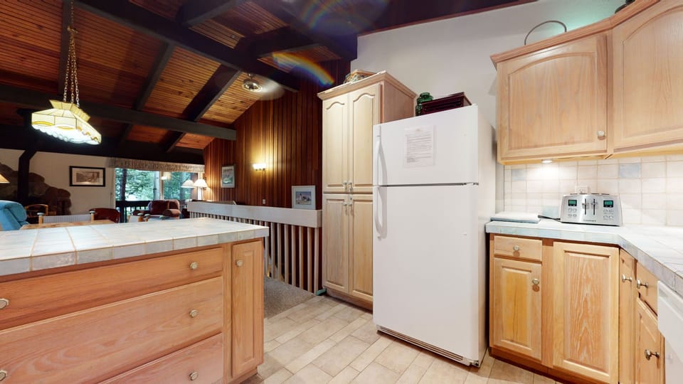 Condo, 2 Bedrooms | Private kitchen | Full-size fridge, microwave, oven, coffee/tea maker