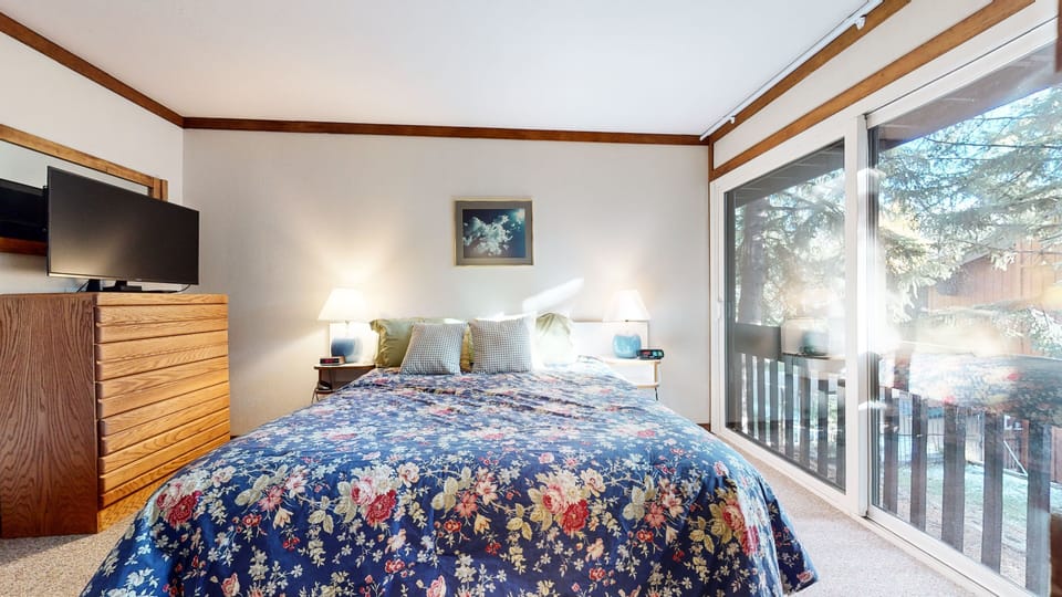 Condo, 2 Bedrooms | 2 bedrooms, WiFi (free)