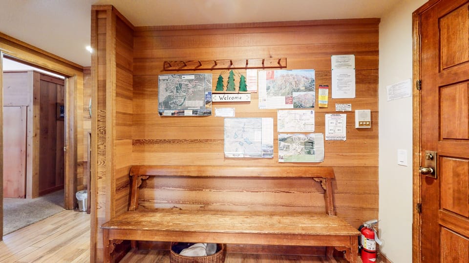 Condo, 3 Bedrooms | Interior