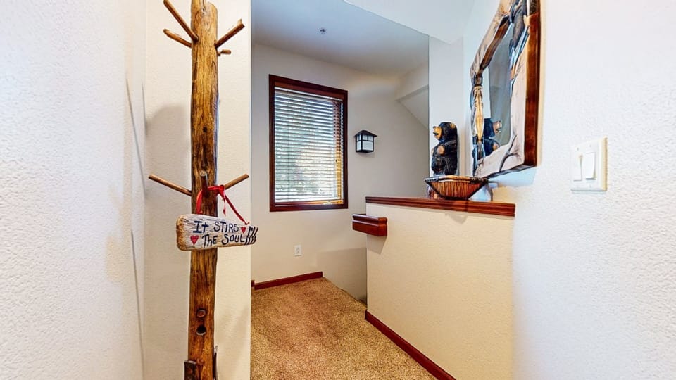 Condo, 3 Bedrooms | Interior