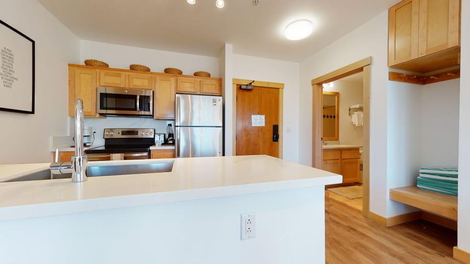 Condo, 2 Bedrooms | Private kitchen | Full-size fridge, microwave, oven, stovetop