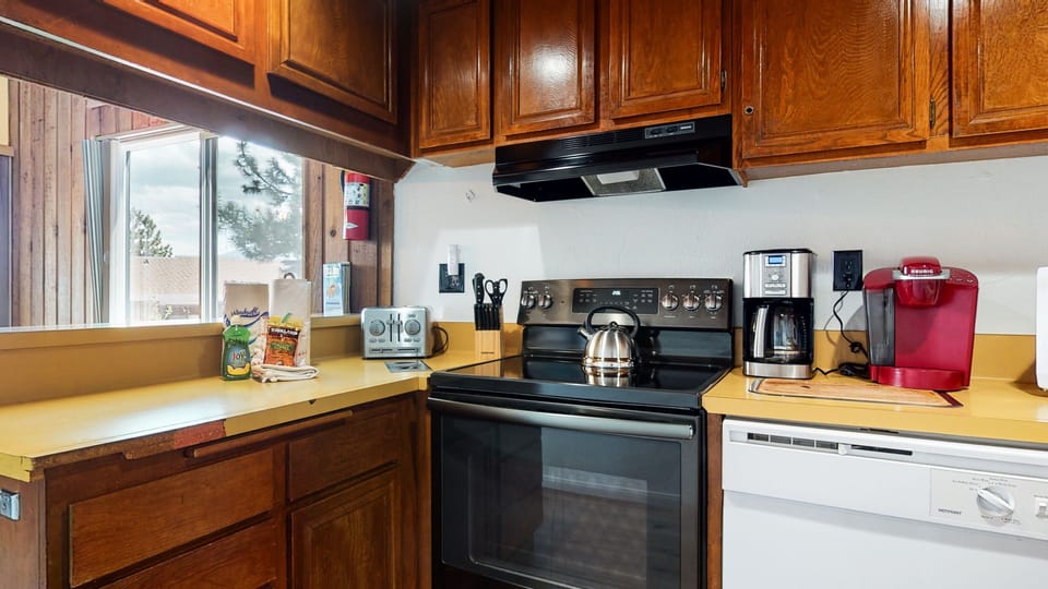 Condo, 2 Bedrooms | Private kitchen | Full-size fridge, microwave, oven, stovetop