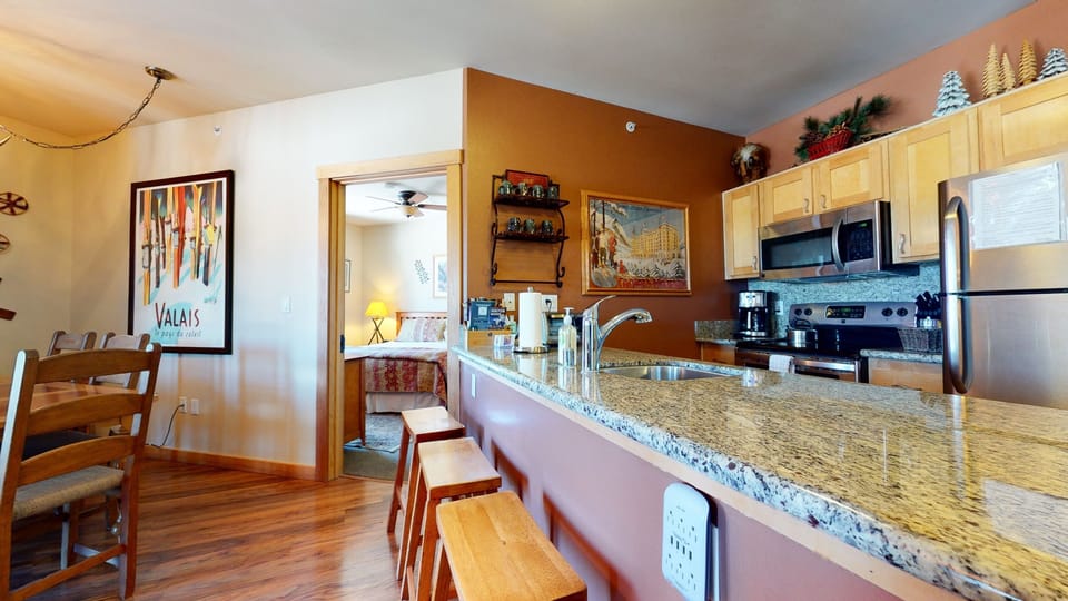 Condo, 2 Bedrooms | Private kitchen | Full-size fridge, microwave, oven, stovetop