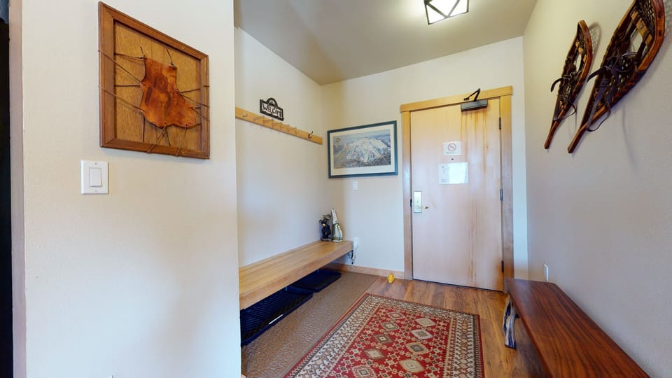 Condo, 2 Bedrooms | Interior