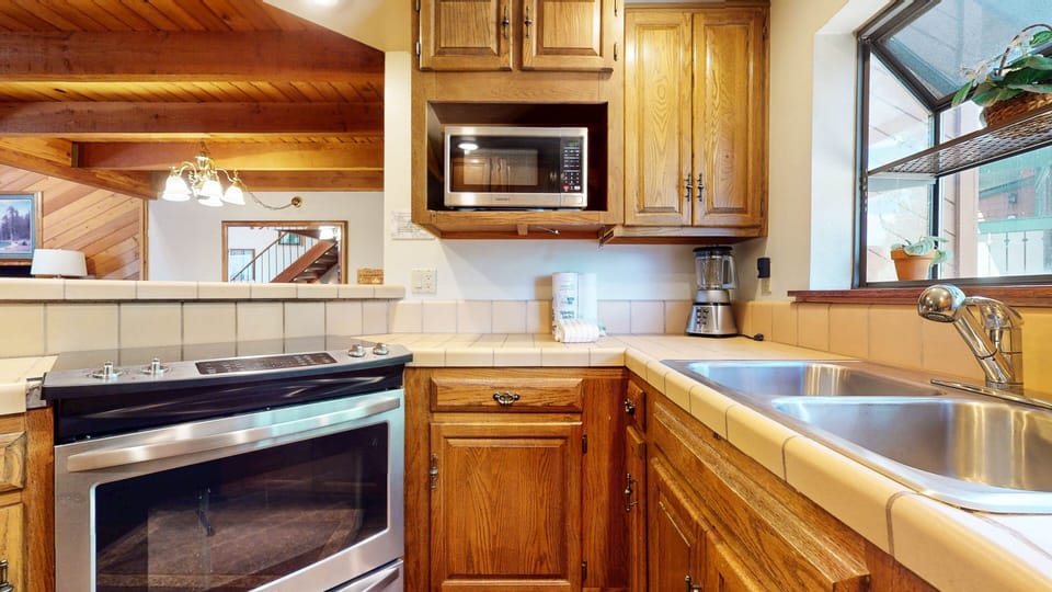 Condo, 2 Bedrooms | Private kitchen | Coffee/tea maker, fridge, microwave, oven