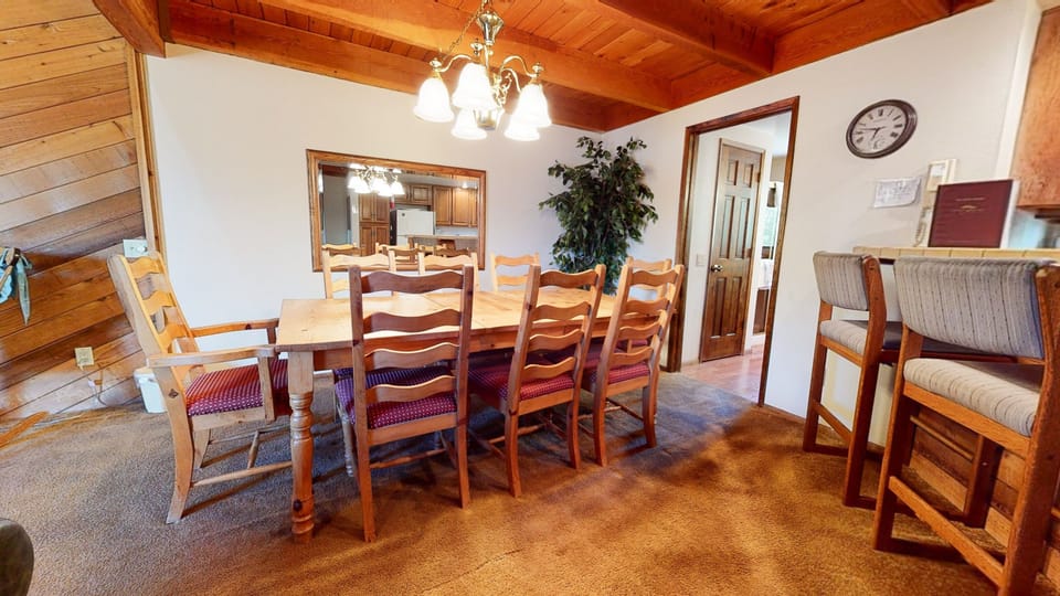 Condo, 2 Bedrooms | Dining
