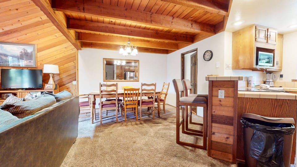 Condo, 2 Bedrooms | Living area | TV, fireplace, DVD player