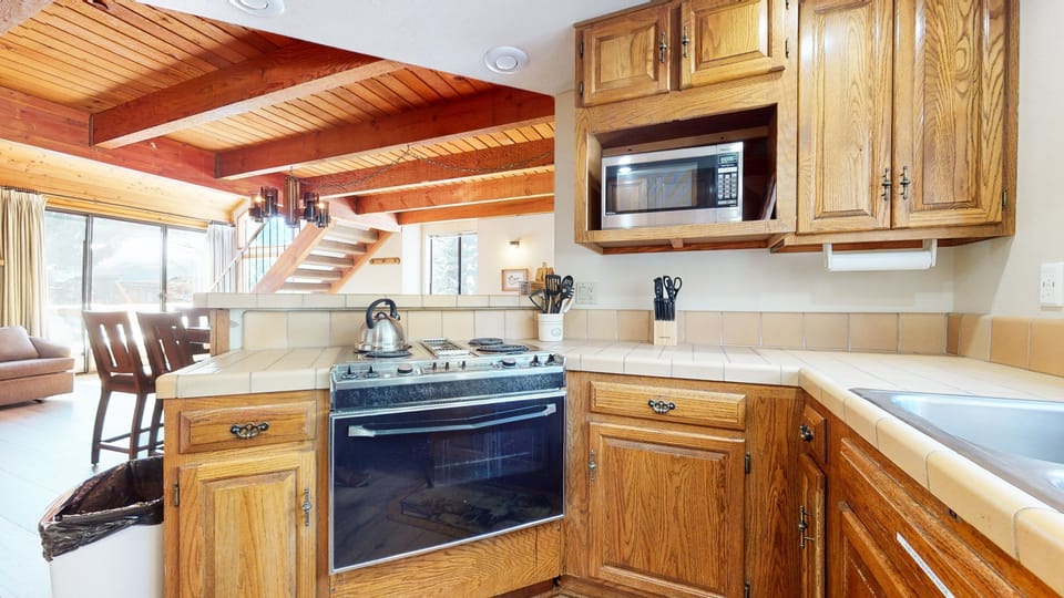 Condo, 2 Bedrooms | Private kitchen | Full-size fridge, microwave, oven, stovetop