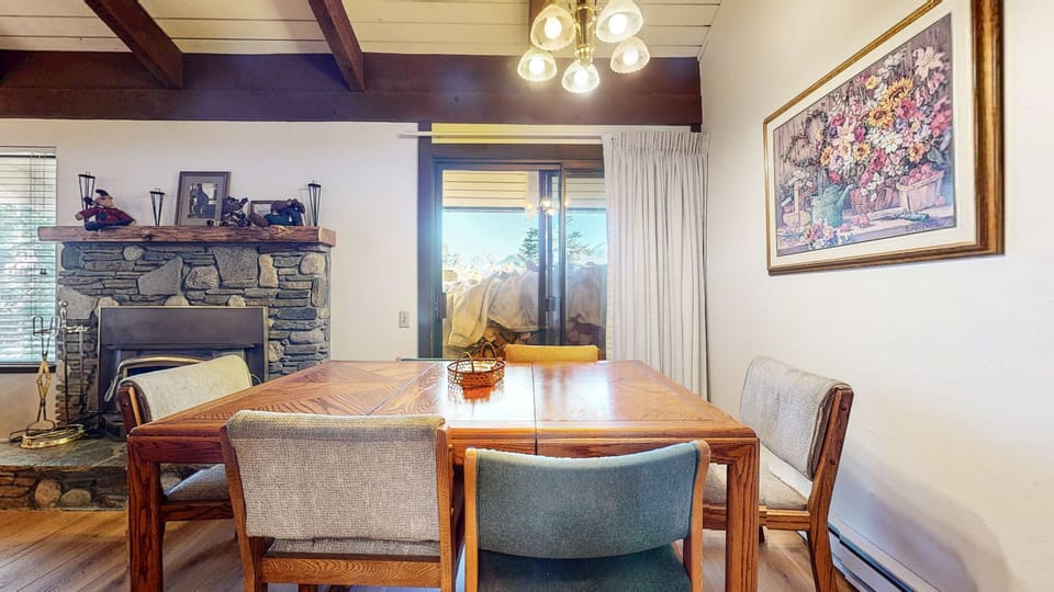 Condo, 1 Bedroom | Dining