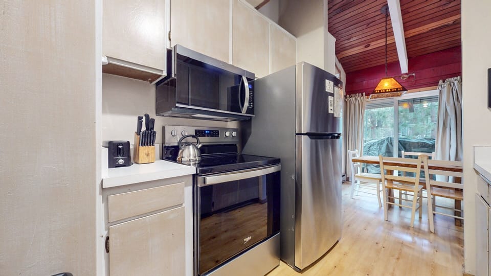 Condo, 1 Bedroom | Private kitchen | Full-size fridge, microwave, oven, stovetop