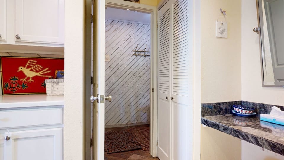 Condo, 1 Bedroom | Interior