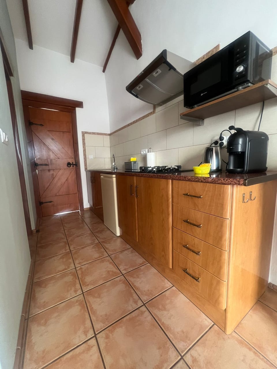 Comfort Apartment, 1 Bedroom, Garden View, Ground Floor (Cottage 1) | Private kitchen | Fridge, microwave, stovetop, coffee/tea maker