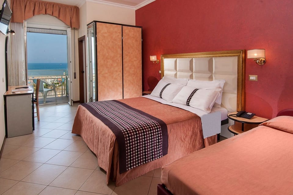 Superior Triple Room | In-room safe, soundproofing, WiFi (free), bed sheets