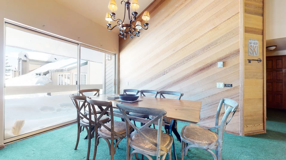 Condo, 3 Bedrooms | Dining