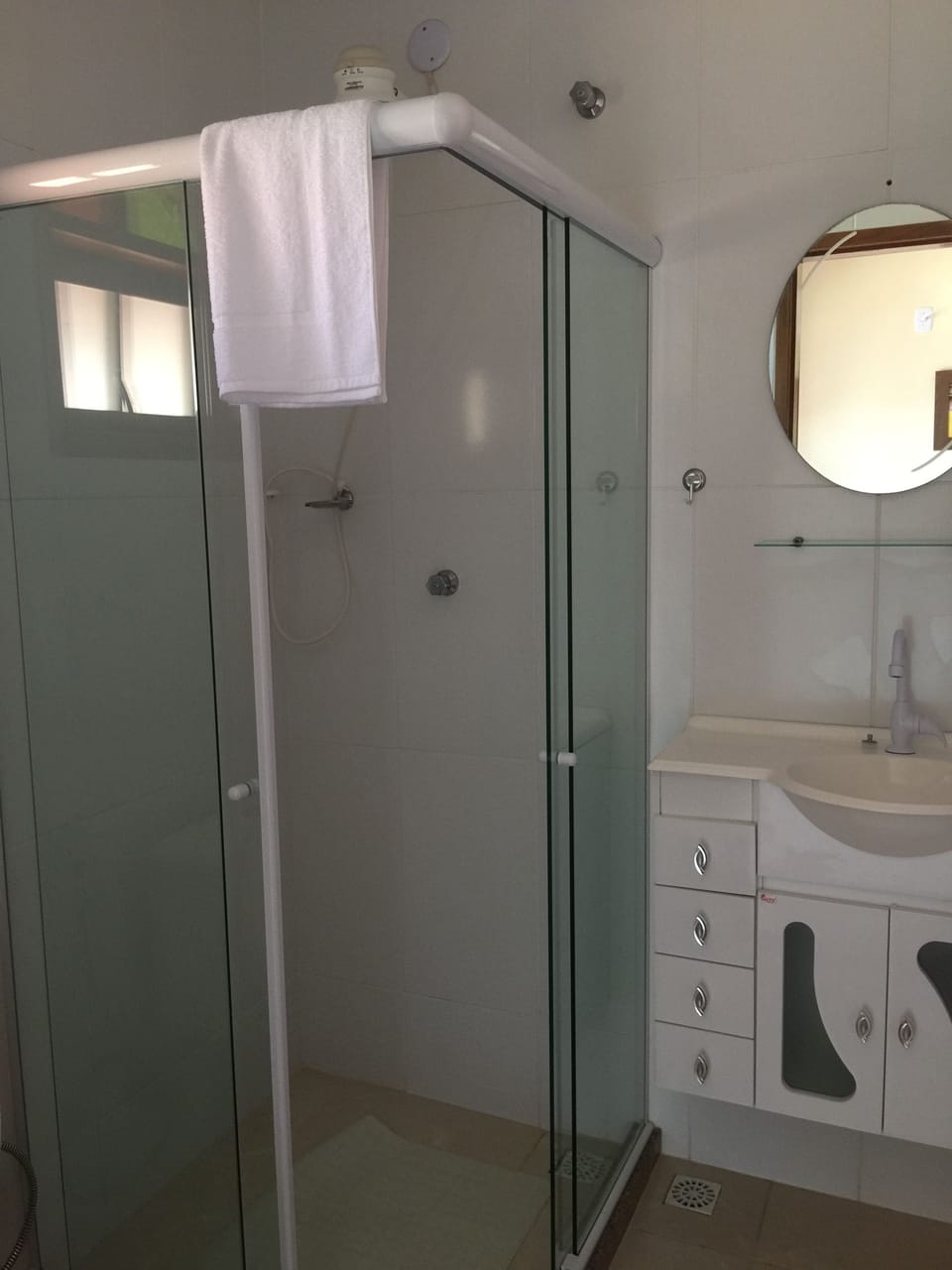 Family Quadruple Room, Multiple Beds, Pool View | Bathroom | Shower, free toiletries, towels