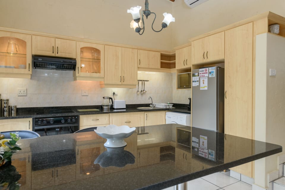 One Bedroom Superior 2026 | Private kitchen | Full-size fridge, microwave, oven, stovetop