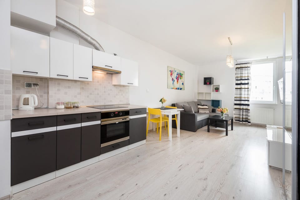 Studio Suite | Soundproofing, iron/ironing board, free WiFi, bed sheets