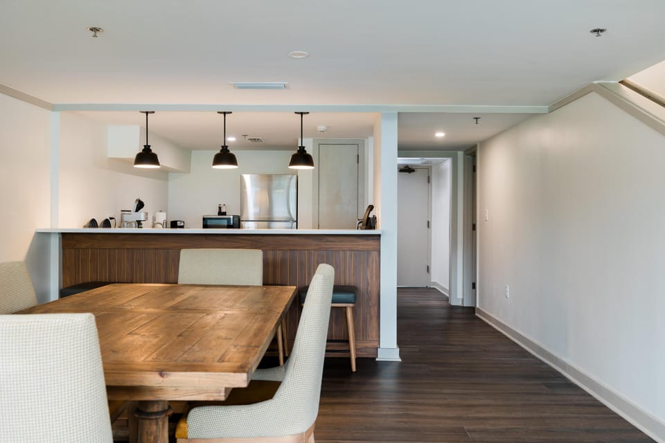 Suite, 3 Bedrooms (Penthouse) | Private kitchen | Coffee/tea maker