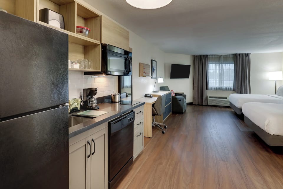 Desk, blackout drapes, iron/ironing board, free WiFi