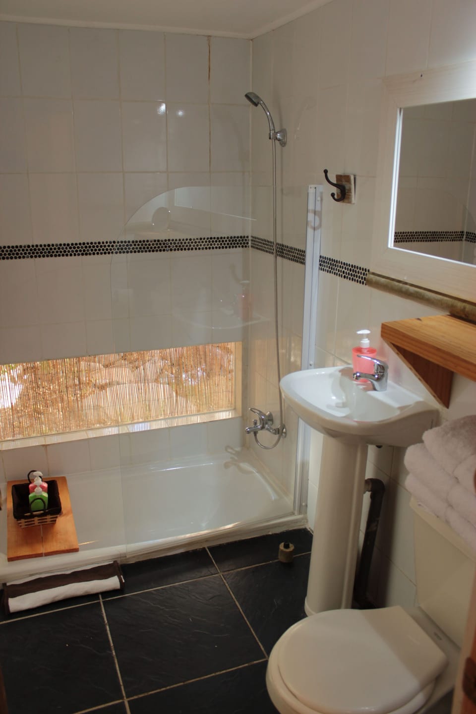 Deluxe Double Room, 1 Bedroom, Private Bathroom | Bathroom | Combined shower/tub, deep soaking tub, free toiletries, towels