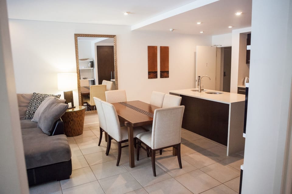 Luxury Apartment, 2 Bedrooms, Pool View, Poolside | In-room dining