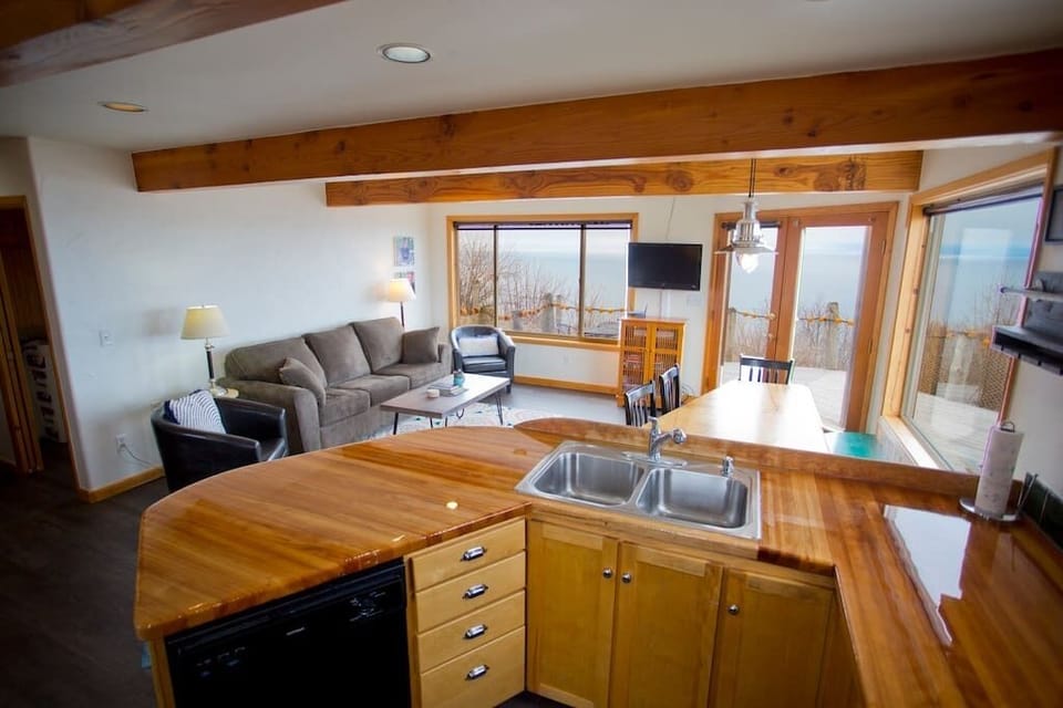 Open Layout to See Outside