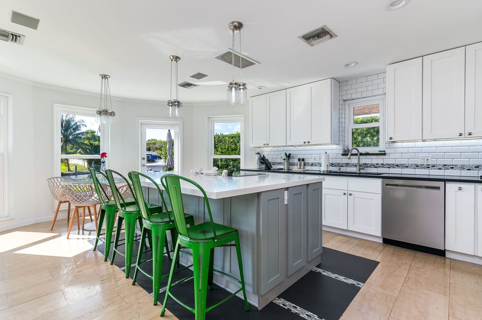 Eat in kitchen