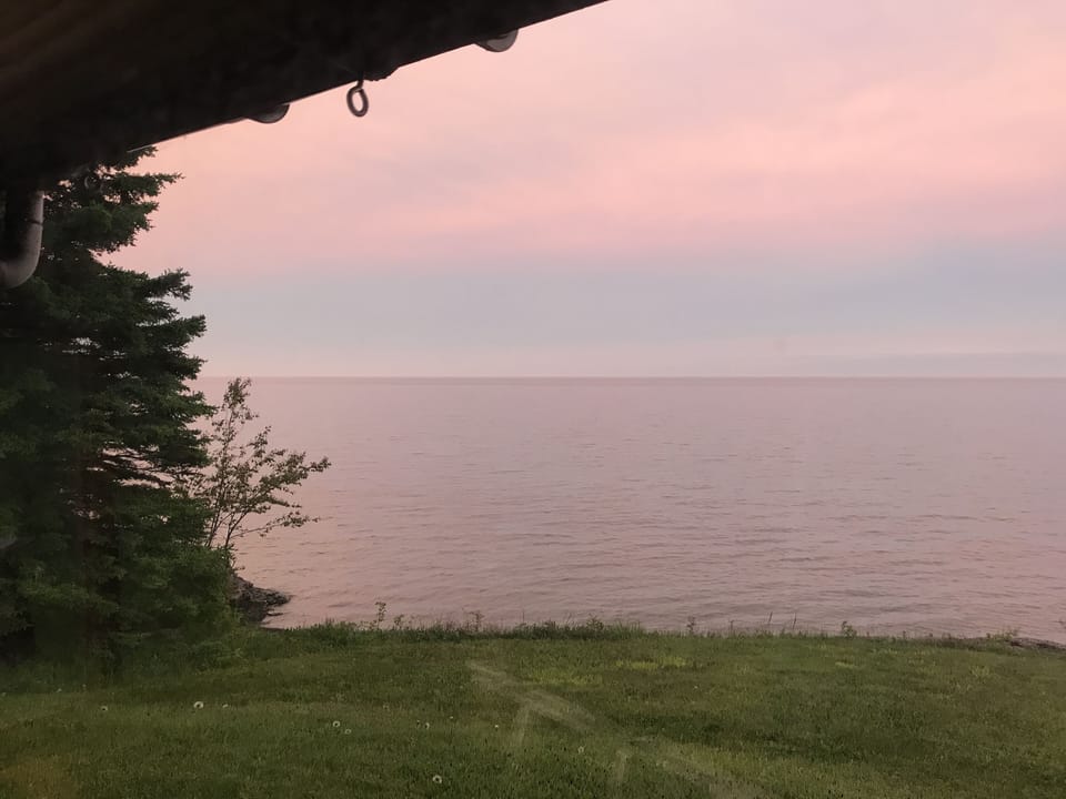Is it early sunrise or gentle sunset? 