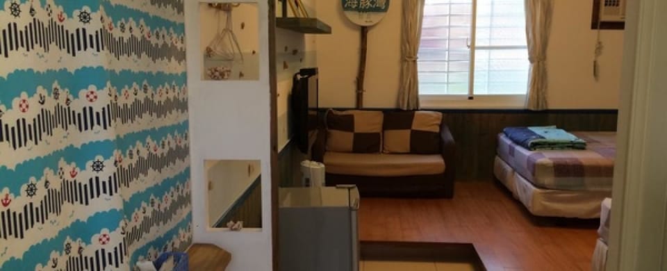 Deluxe Double Room | Bathroom | Shower, rainfall showerhead, free toiletries, hair dryer
