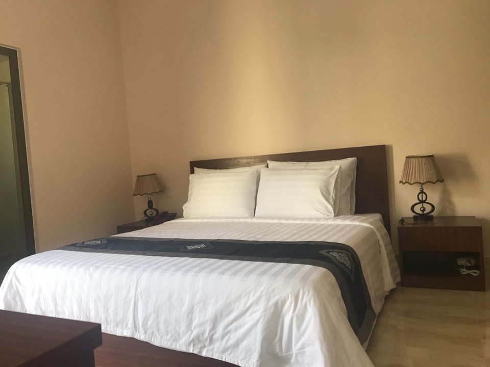 Double Room | Minibar, desk, WiFi (free)