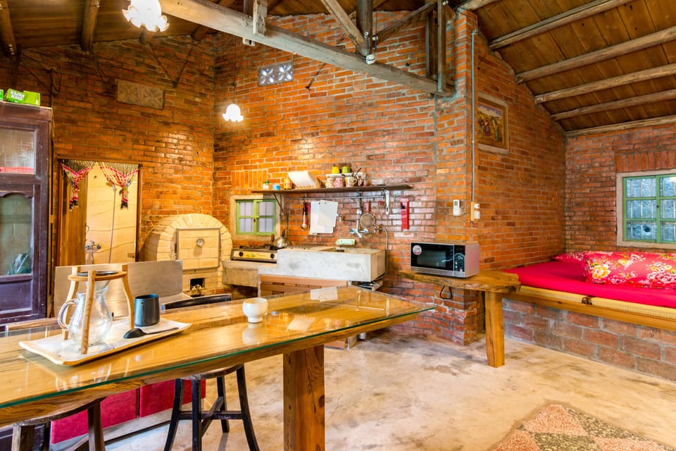 Signature Quadruple Room, 1 Bedroom, Kitchenette | Desk, soundproofing, free WiFi, bed sheets