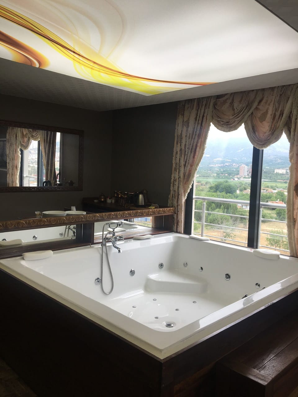 Exclusive Room | Jetted tub