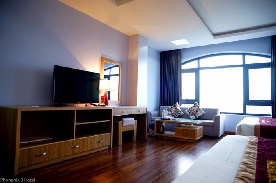 Minibar, free WiFi