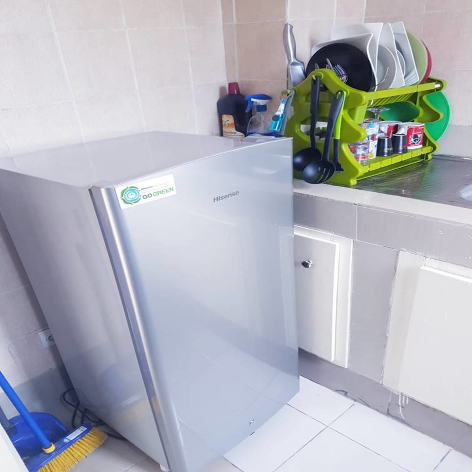 Comfort Studio Suite | Private kitchen | Full-size fridge, microwave, oven, stovetop