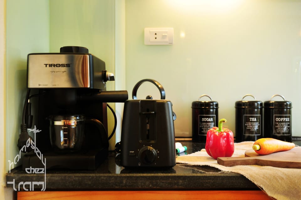 Kitchenette_Coffee machine and Toaster