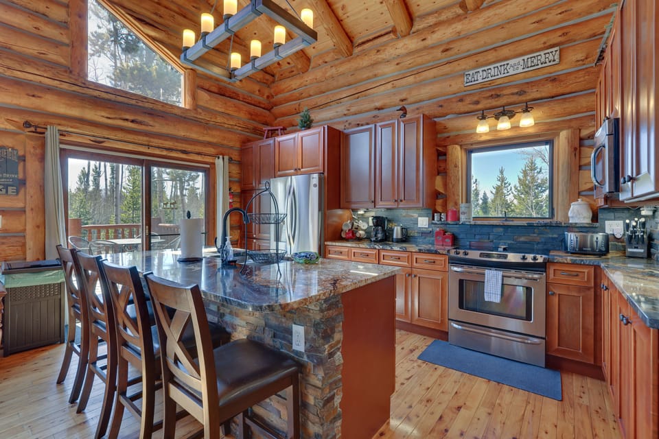 Kitchen | Toaster | Crockpot | Trash Bags & Paper Towels