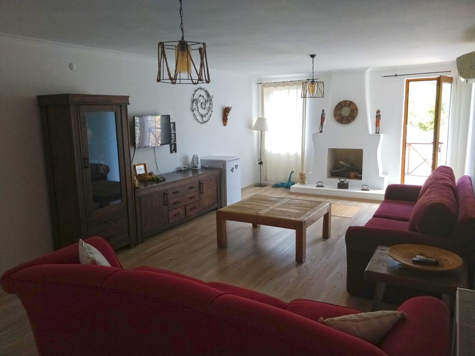 Family Condo, 2 Bedrooms | Minibar, in-room safe, soundproofing, bed sheets