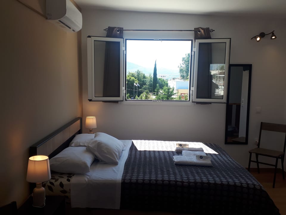 Blackout drapes, WiFi (free), bed sheets