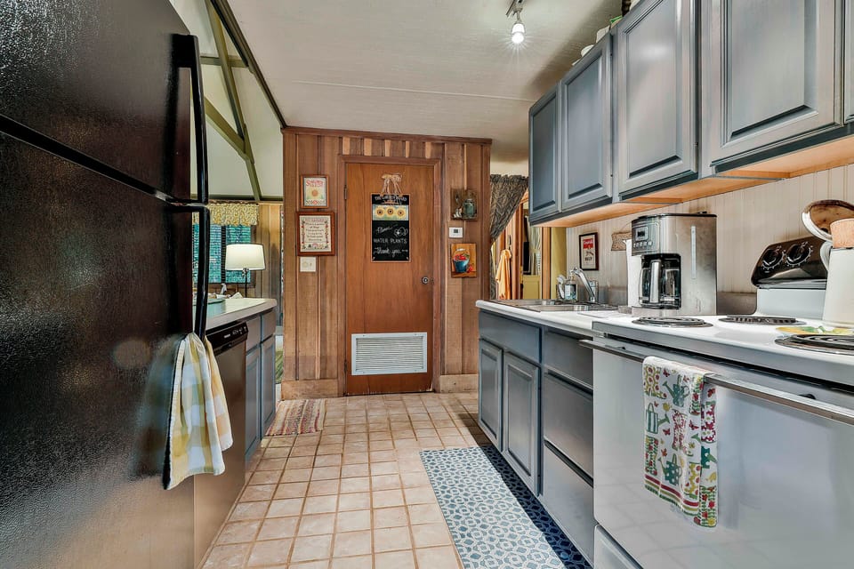Family Chalet, 3 Bedrooms | Private kitchen | Full-size fridge, microwave, oven, stovetop