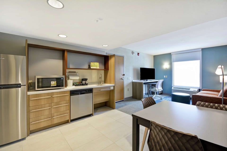 Suite, 1 Queen Bed, Accessible, Bathtub | Desk, laptop workspace, blackout drapes, soundproofing