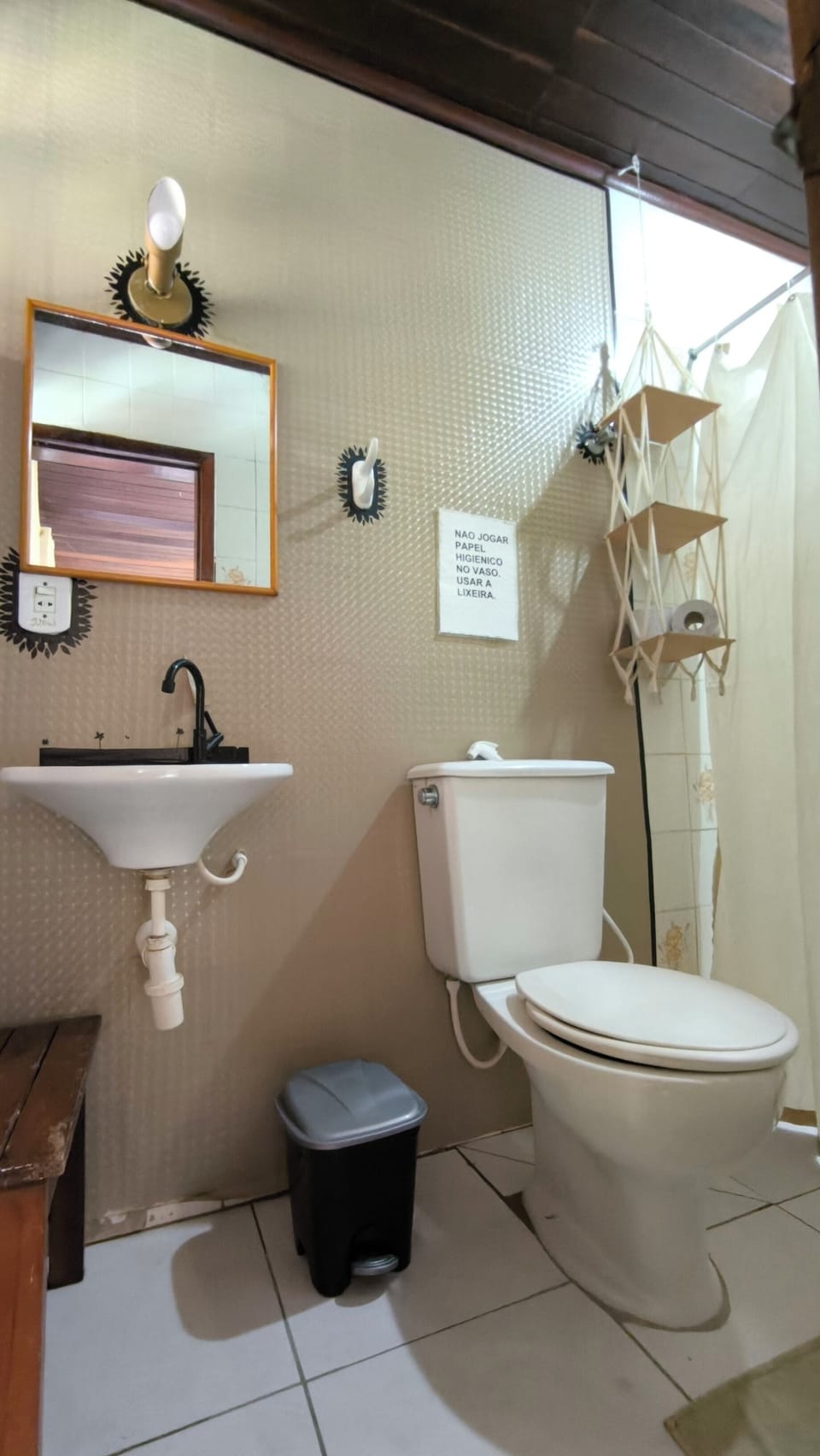 Basic Double or Twin Room, 1 Bedroom | Bathroom | Shower, towels, soap, toilet paper