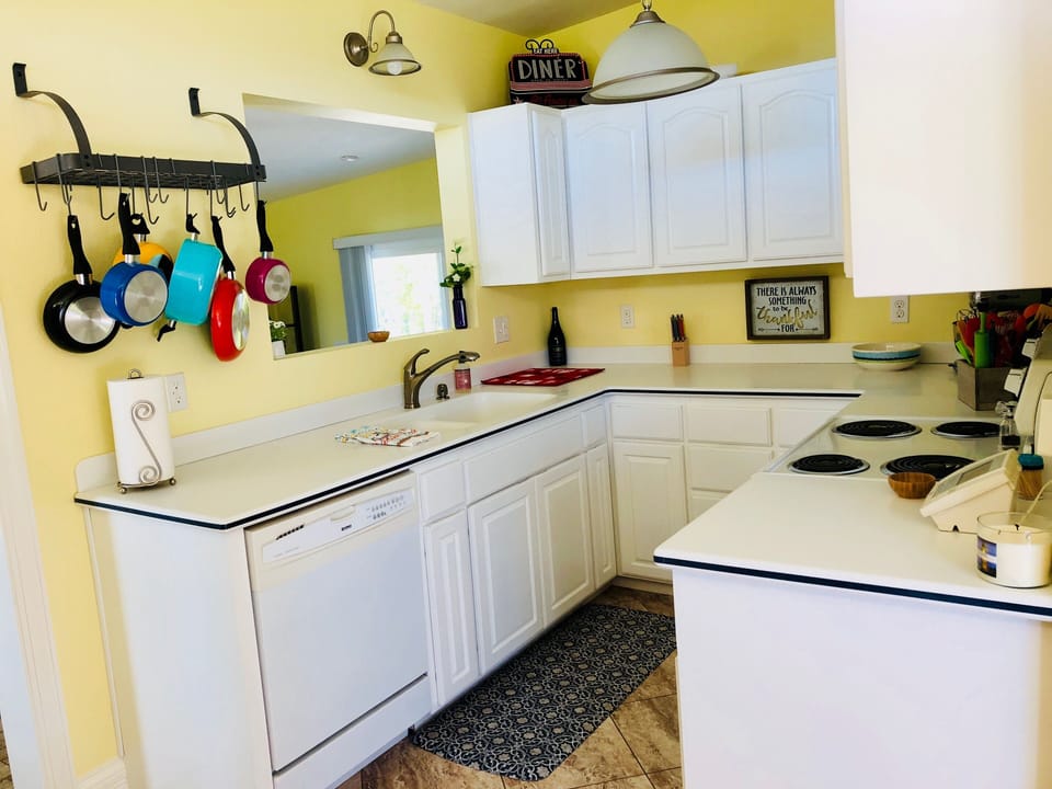 fully equipped kitchen